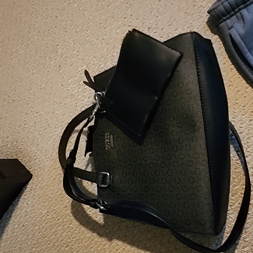 Guess purse